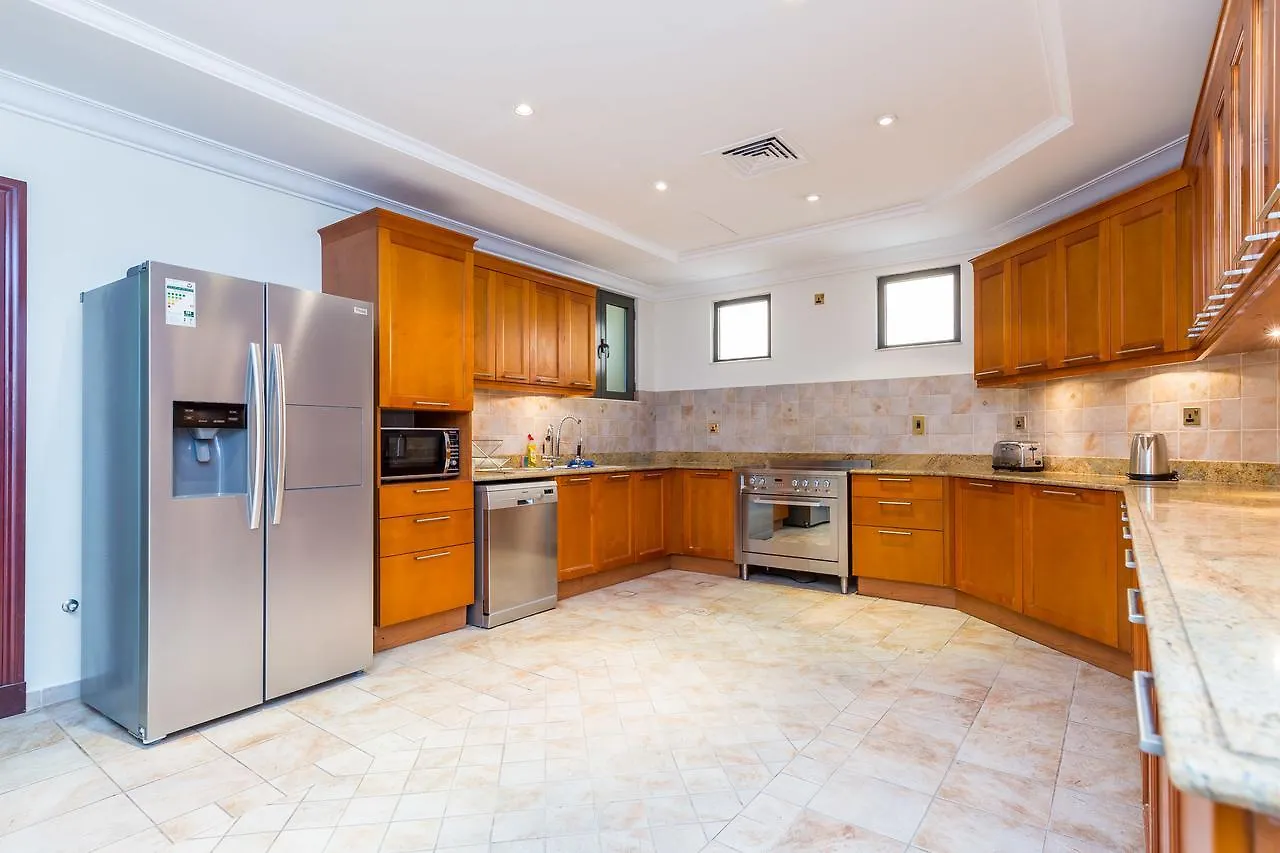 Charming 6Br Villa With Private Pool On Palm Jumeirah Дубай