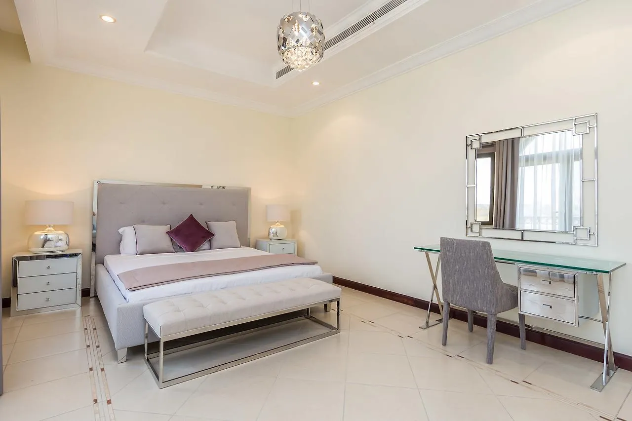 Charming 6Br Villa With Private Pool On Palm Jumeirah 두바이