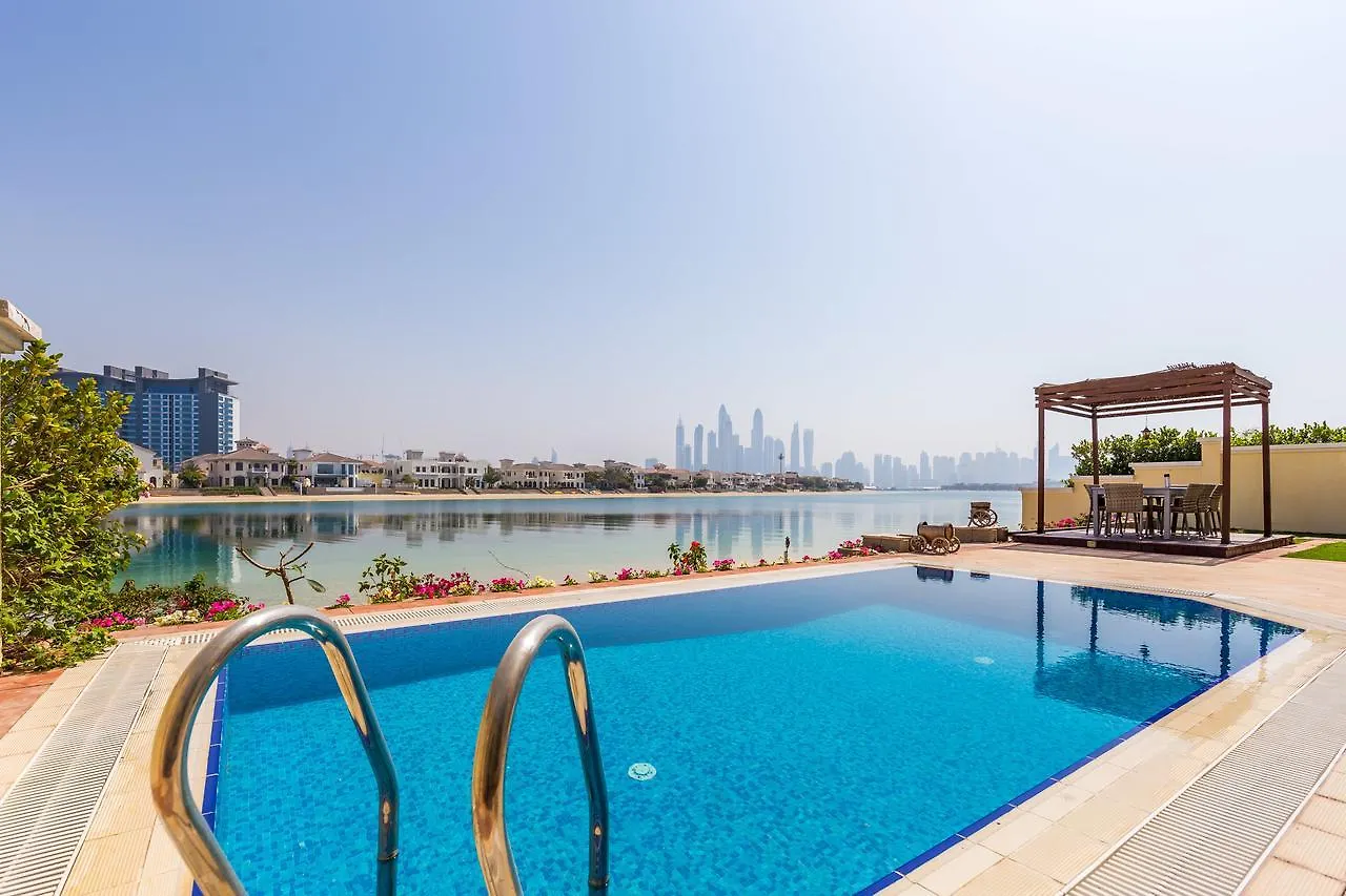 Charming 6Br Villa With Private Pool On Palm Jumeirah 두바이